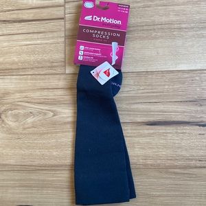 Dr. Motion compression socks size 4-10